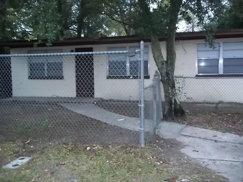 1st image of 214 Acme St