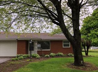 8901-8903 Surrey Dr, Pendleton, IN 46064