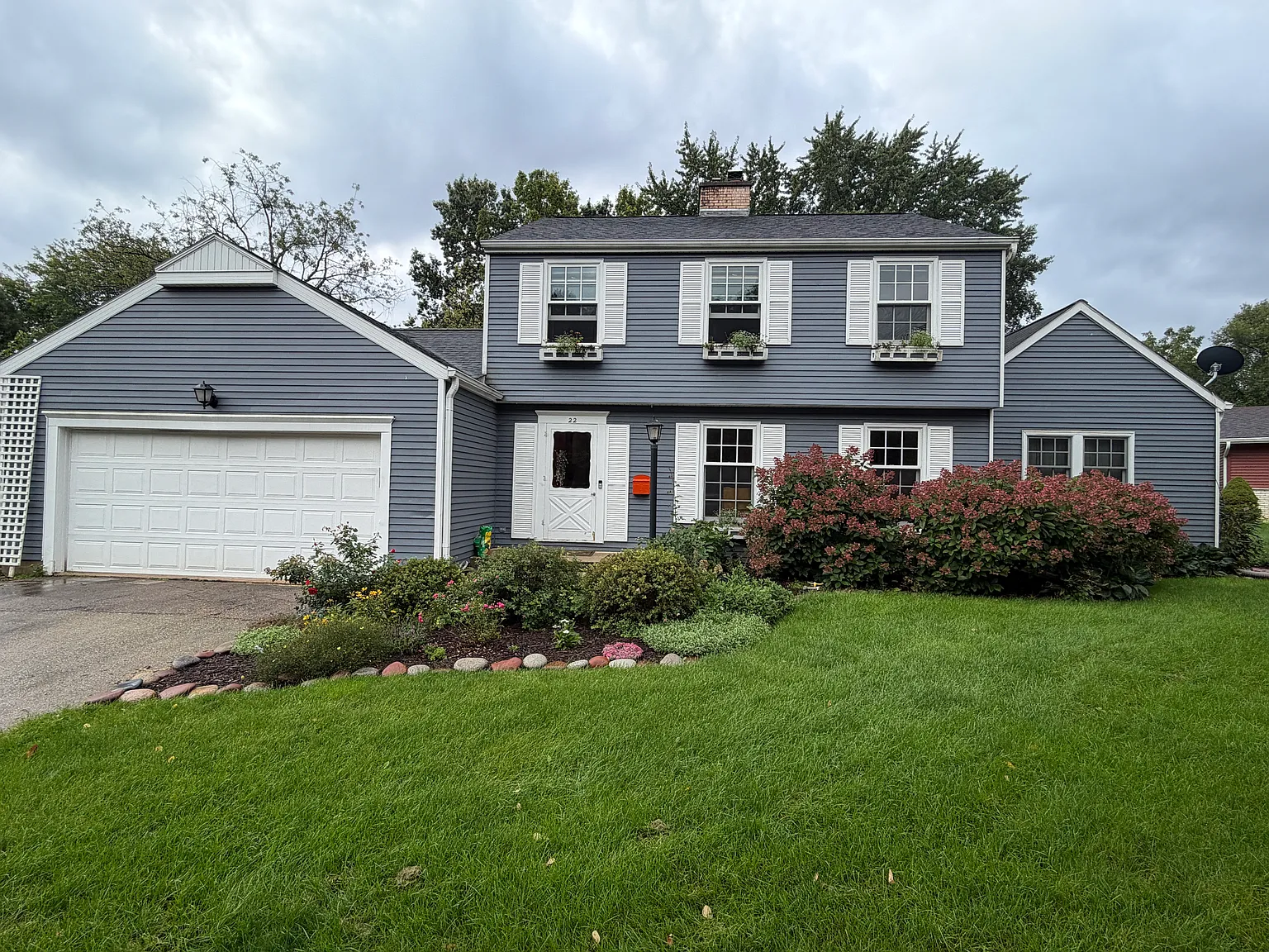 4 bed, 3.5 bath, 2500 sqft, $4,000 — Photo 2