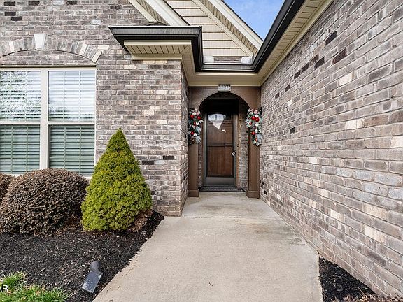 3rd image of 2241 Boulder Crest Ln