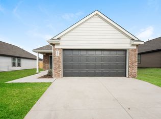 1805 Crimson Lake Blvd, El Reno, OK 73036