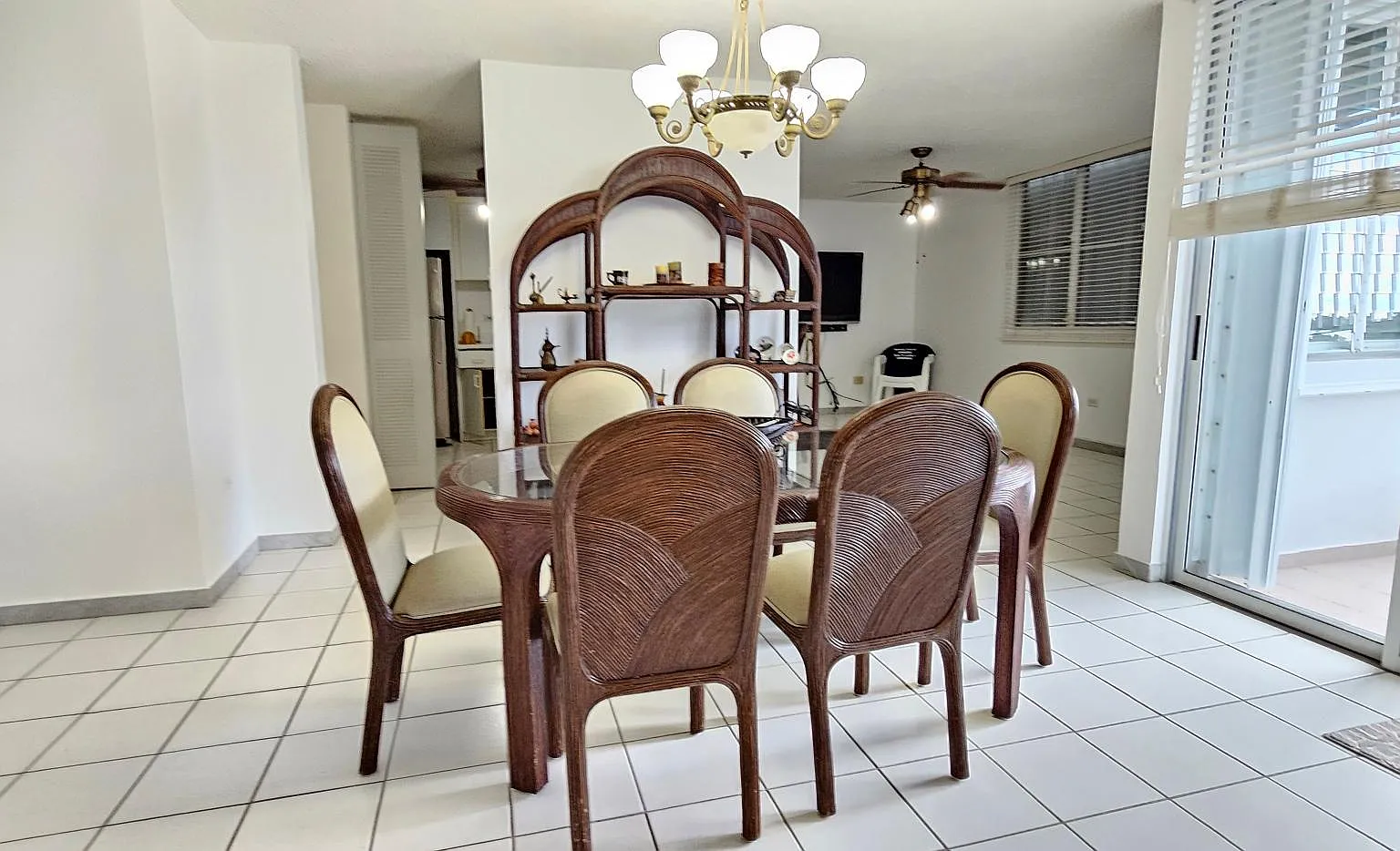 Aventura, Encantada (Condominio) — Photo 4