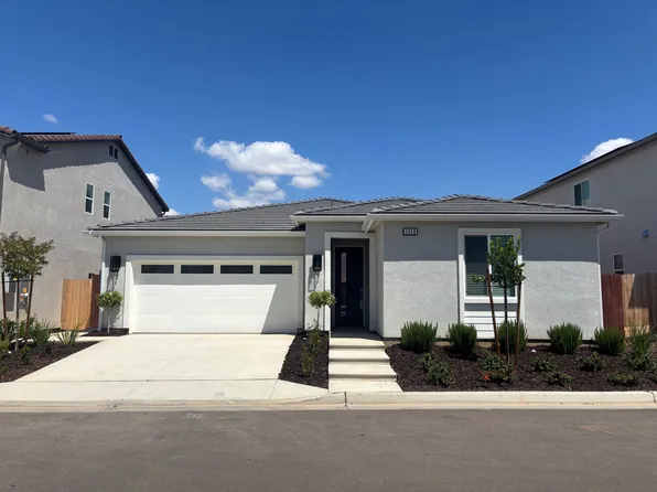 2858 E Corteza Dr, Fresno, CA 93730