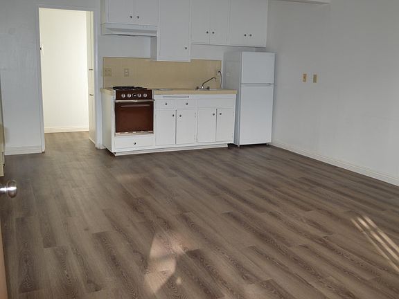 2nd image of 16640 Crenshaw Blvd #E5