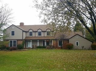 704 Skye Ln, Inverness, IL 60010