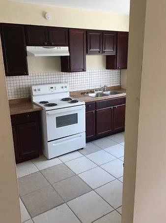 2nd image of 7201 S Western Ave APT 2