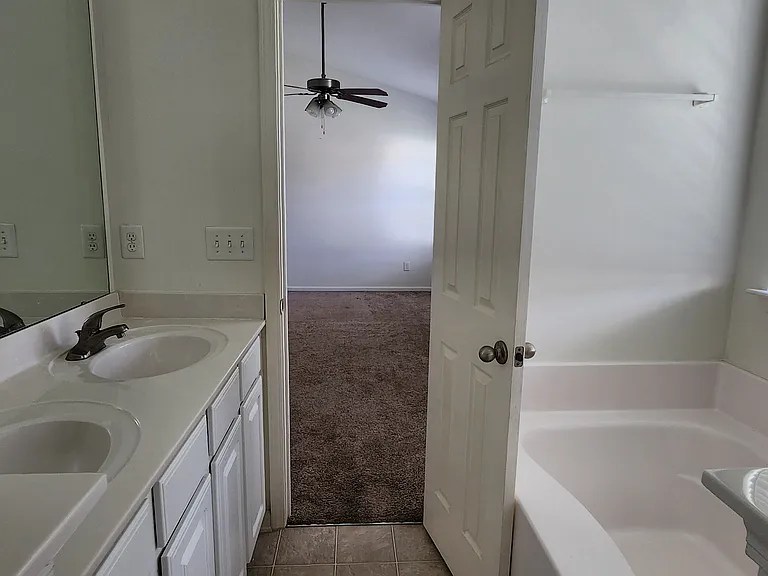 7425 Wallace Ln — Photo 17