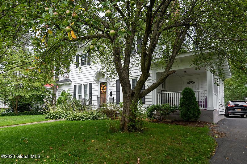 3rd image of 5 Elmwood Street