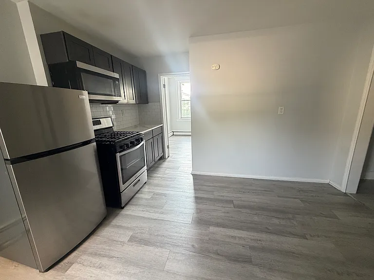 970 Broadway #F2 — Photo 2