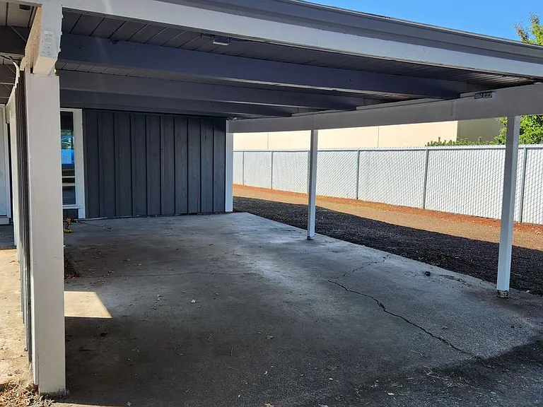 1290 Main St SE — Photo 9