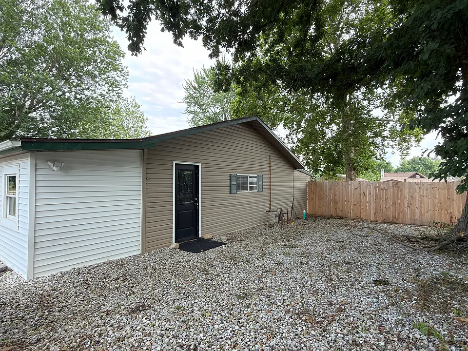 519 Mobley St