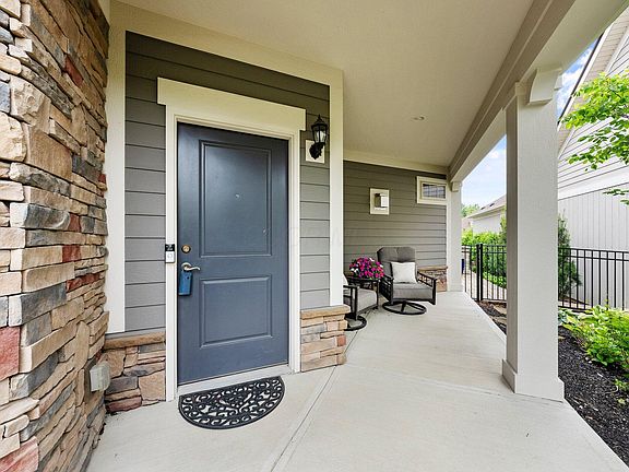 5th image of 5568 Lexington Dr
