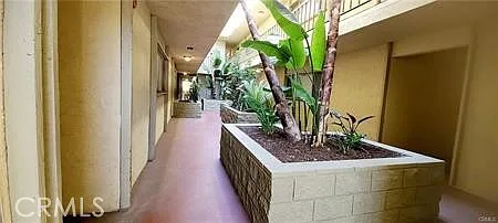 420 Redondo Ave — Photo 9