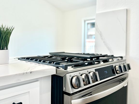 High-end appliances, included!