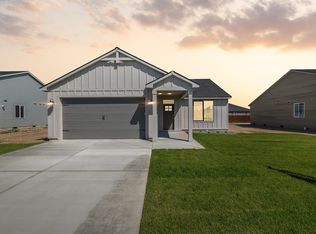 401 Pearl Ave, Grandview, WA 98930