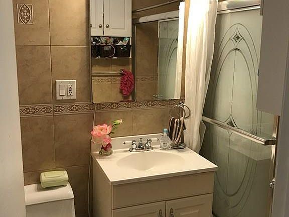 4th image of 800 Governors Dr APT 5