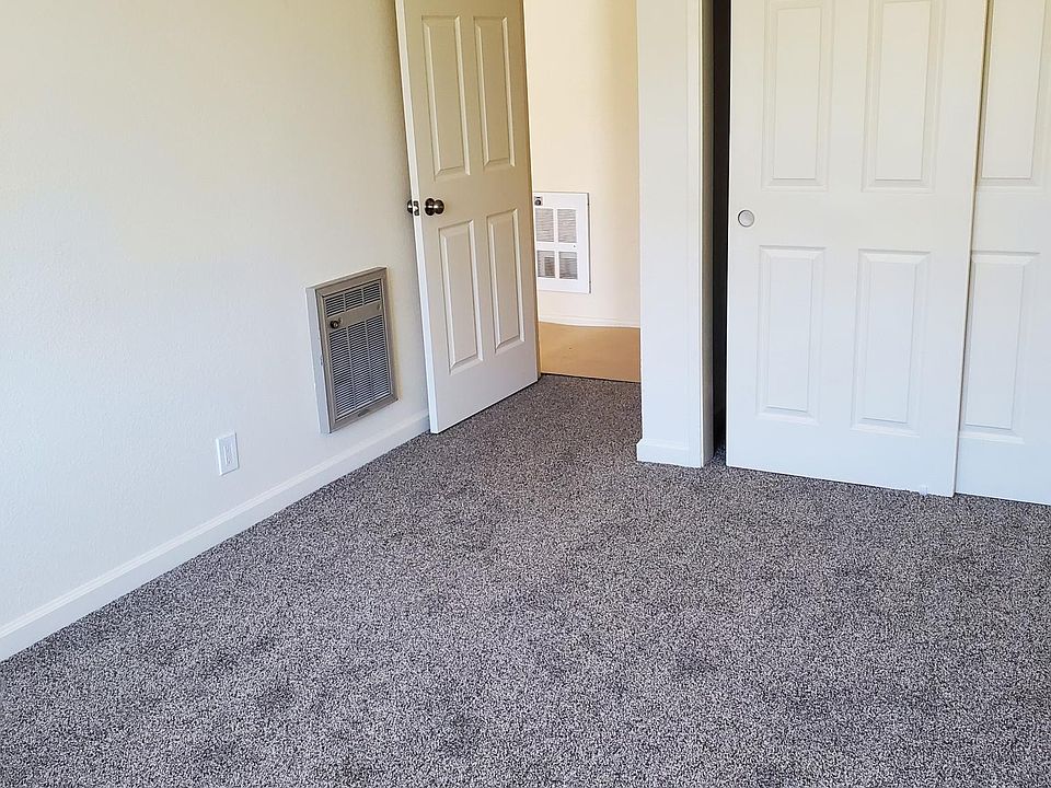 2nd image of 455 California St #16