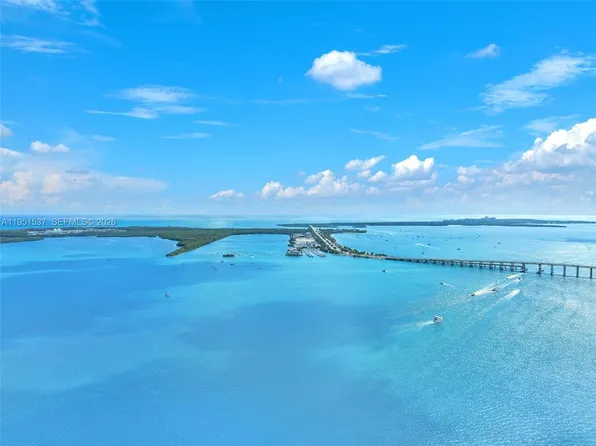 1300 Brickell Bay Dr APT 2507, Miami, FL 33131