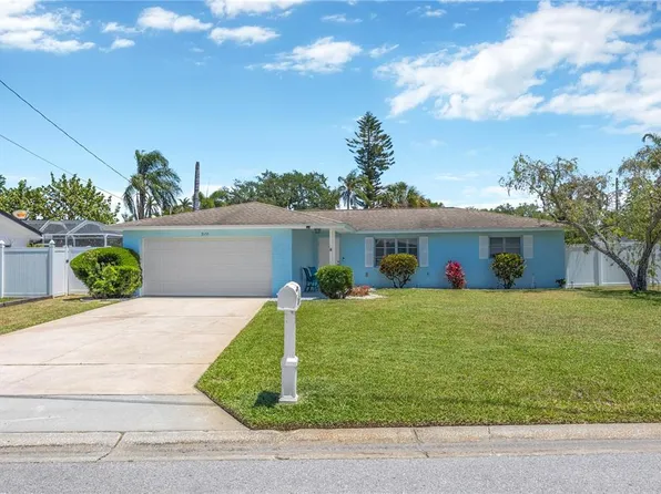 2155 Edythe Dr, Dunedin, FL 34698