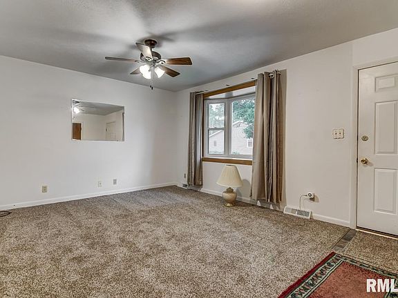 5th image of 212 N 10th St