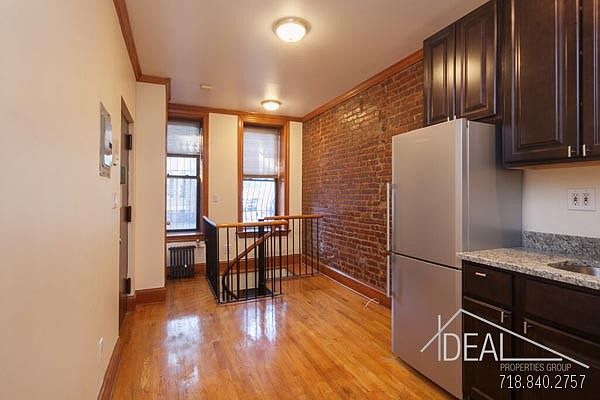 1st image of 437 16th St APT 1R