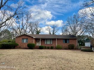302 Turnpike Rd, Laurinburg, NC 28352