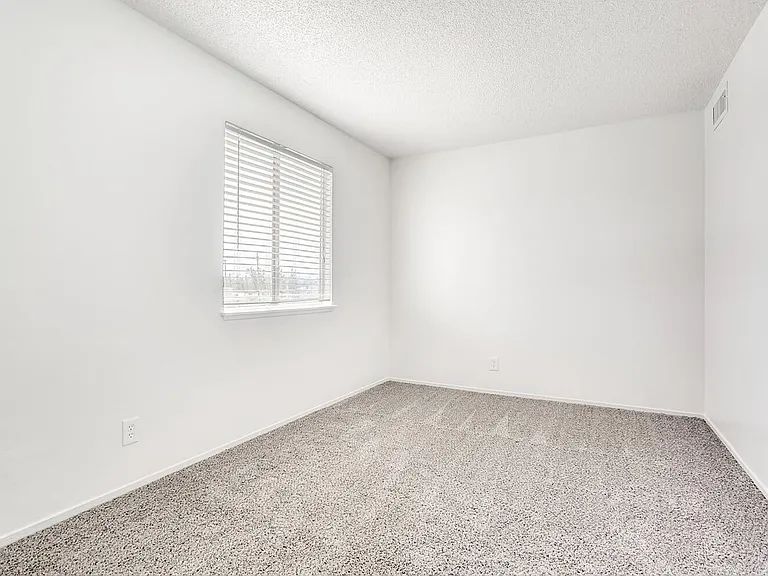 6227 W Washington Ave — Photo 19