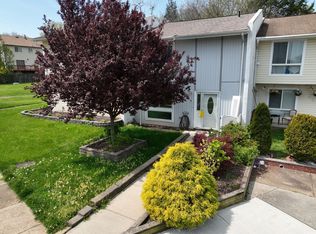 41 Carolina Ct, Sterling, VA 20164
