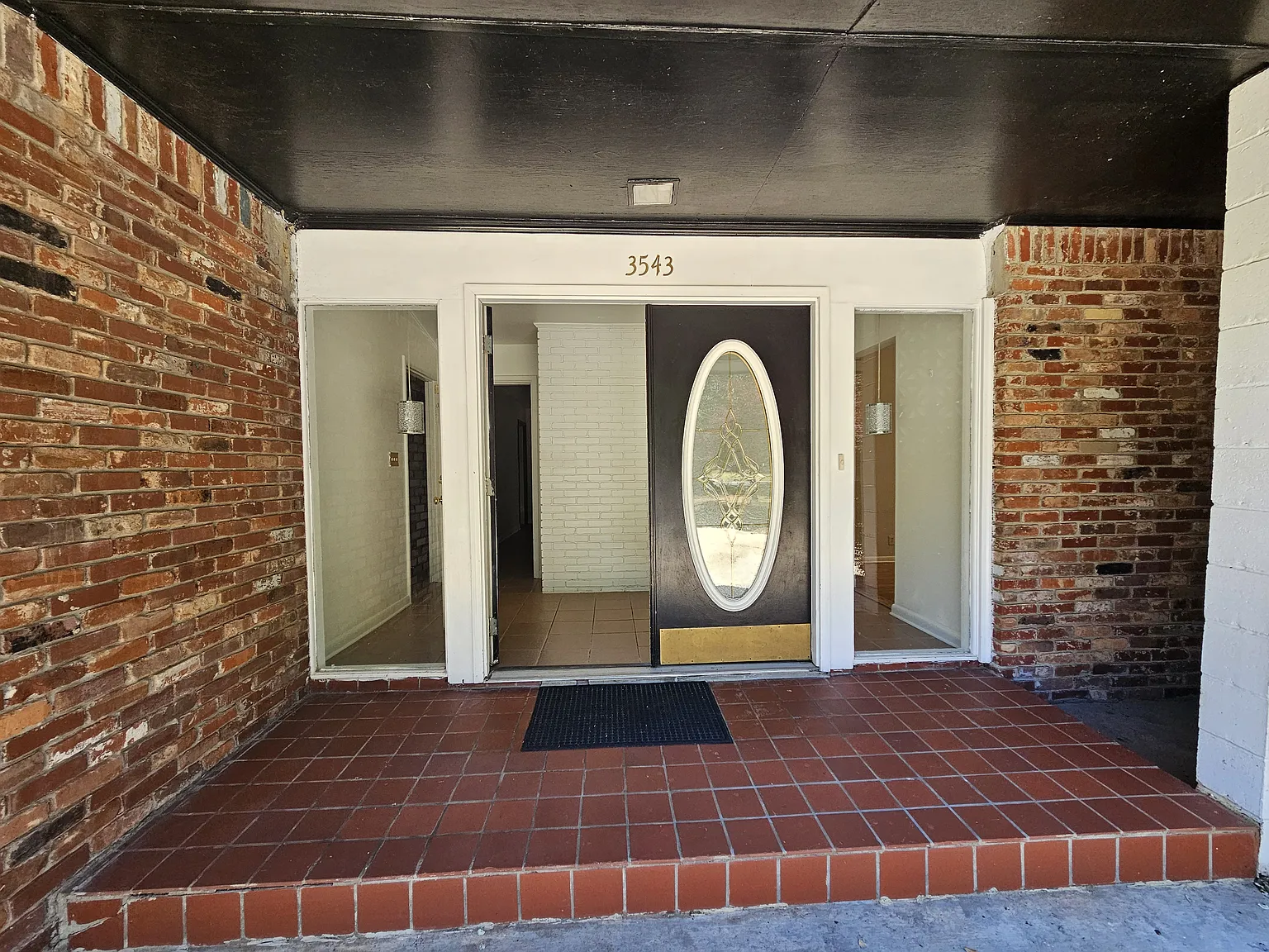 3 bed, 2382 sqft, $2,597 — Photo 2