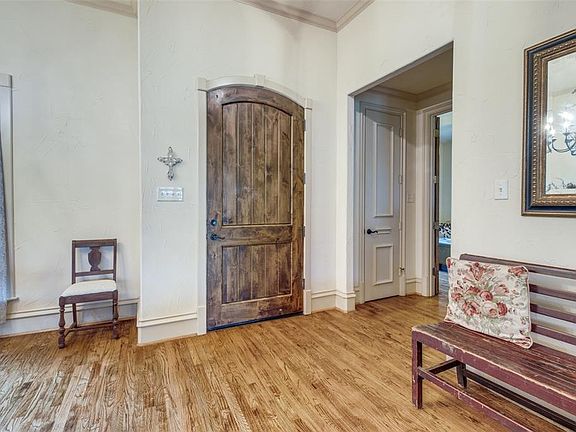 5th image of 7170 Hunnington Dr