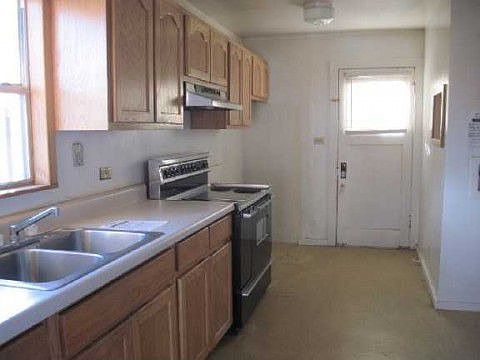 2nd image of 609 Canyon St