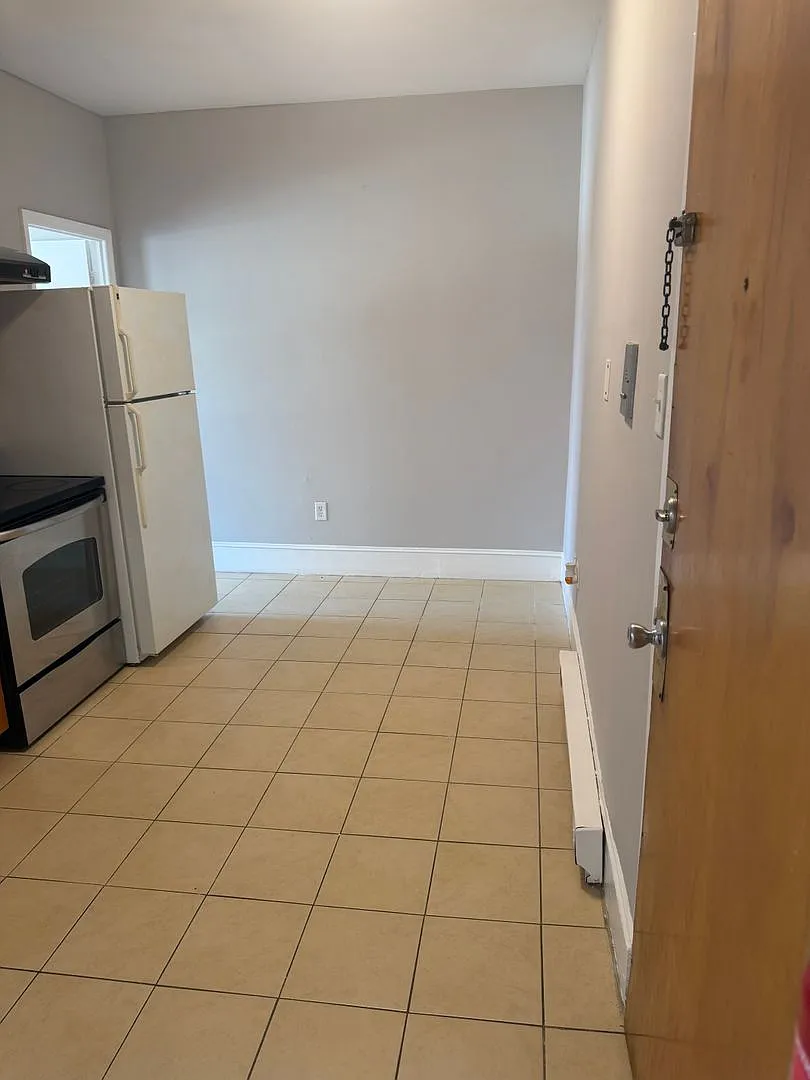 Recently Renovated 1 Bedroom/ 1 Bathroom Apartment -- Ready For Move-In! — Photo 2