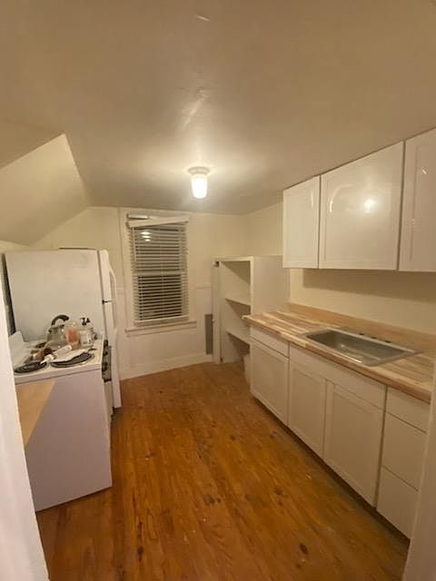 1st image of 624 Albany St #2