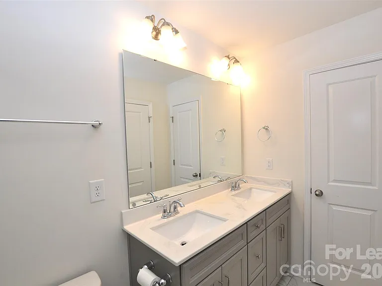 536 Laurel Walk Ln — Photo 24