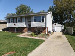 2208 Avenue J, Sterling, IL 61081