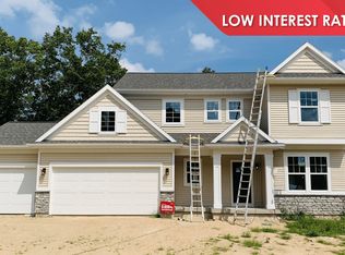 1418 Kimber Dr SE, Lowell, MI 49331