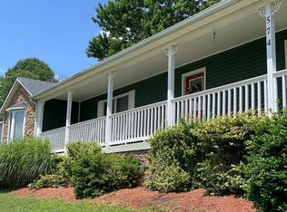 574 Saxon Pl, Bluefield, WV 24701