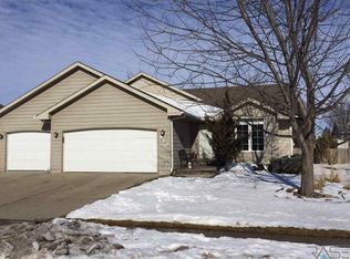 910 E Ryan Dr, Tea, SD 57064