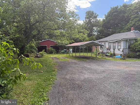 5th image of 1904 Pondtown Rd