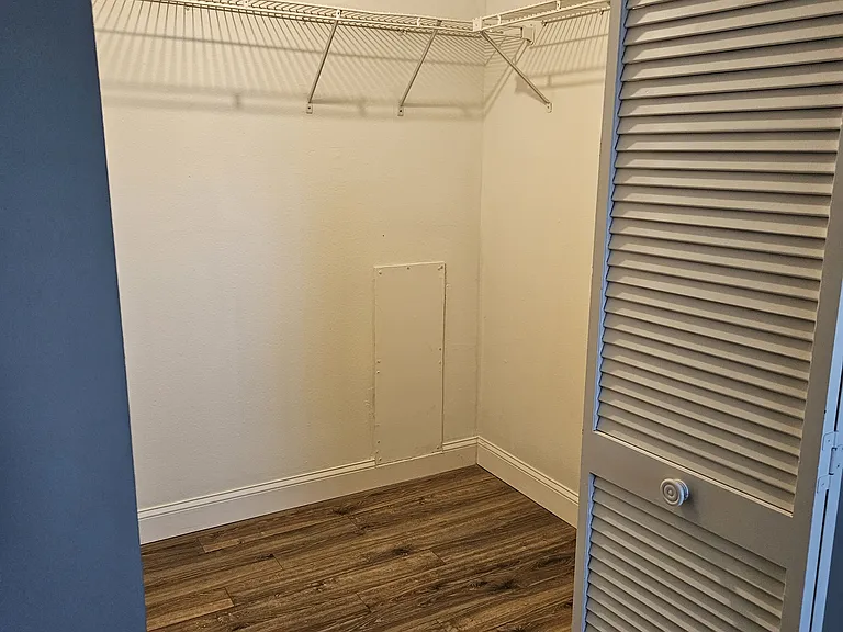 4114 W North B St #I — Photo 13