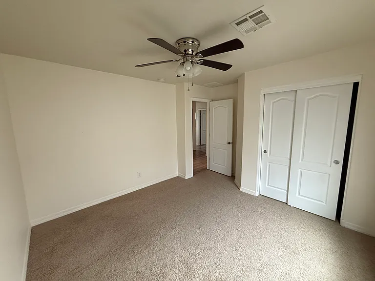 1821 Chisholm Trl NE — Photo 22