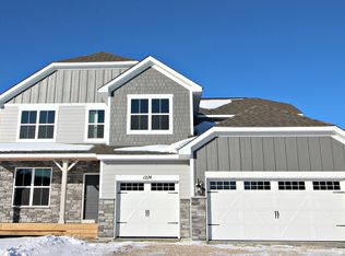 1274 Interlachen Dr, Eagan, MN 55123