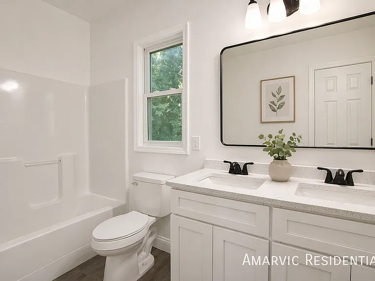 621 Singletary St SE — Photo 18