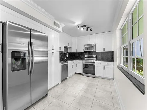 4240 Oaks Ter Photo 1
