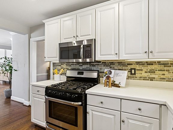 5th image of 690 Clearview Dr