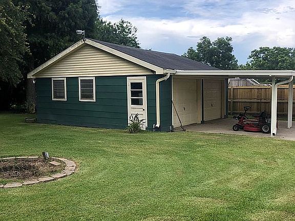 4th image of 400 Camellia Dr