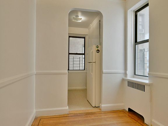 4th image of 3245 Perry Ave APT 3C