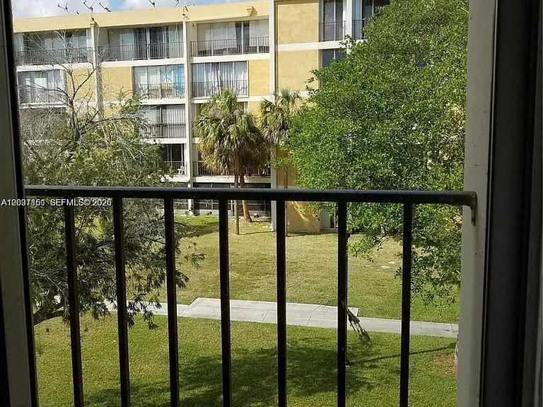 9250 Fontainebleau Blvd #202 — Photo 3