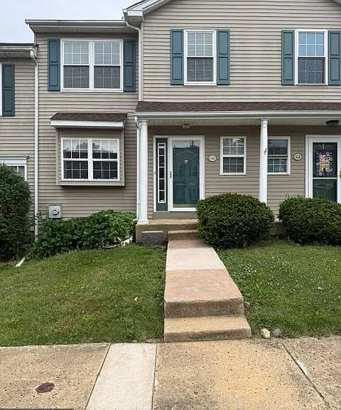 110 Pin Oak Ct — Photo 1