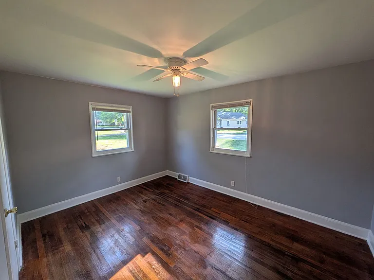 605 Oakhurst St — Photo 11